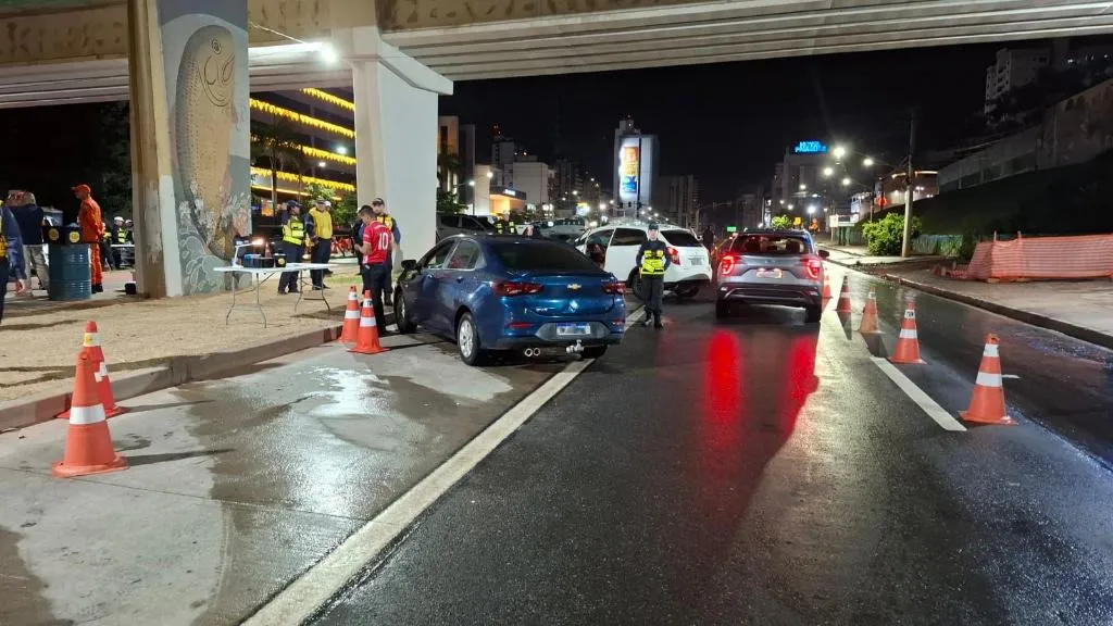 Operação Lei Seca em Cuiabá retira 28 veículos das ruas