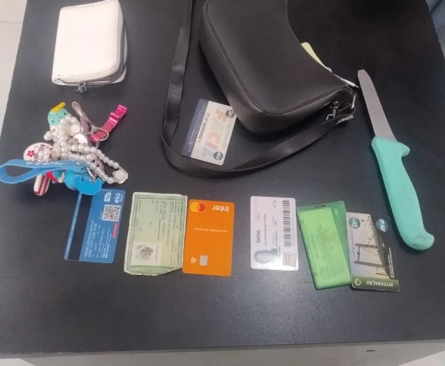 Casal preso por roubo com faca em Cuiabá