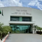 Karime reforça que a extinção de cargos não significa demissão imediata dos servidores que já ocupam essas funções, mesmo os que ainda estão em estágio probatório.