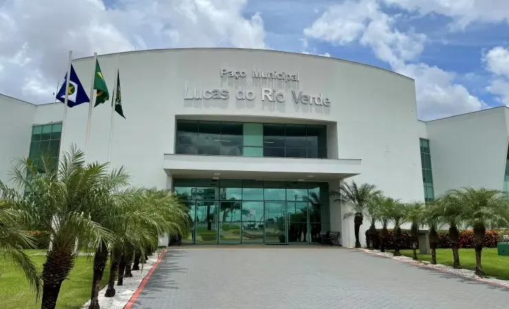 Karime reforça que a extinção de cargos não significa demissão imediata dos servidores que já ocupam essas funções, mesmo os que ainda estão em estágio probatório.