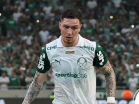 Aníbal Moreno em ação pelo Palmeiras contra o Ceará, pelo Brasileirão