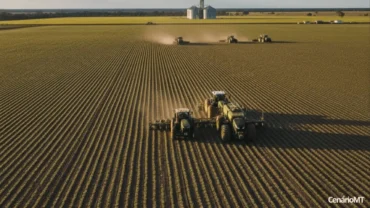 Plantio de soja em Mato Grosso durante a safra 2025/26, com máquinas no campo após conclusão da semeadura.