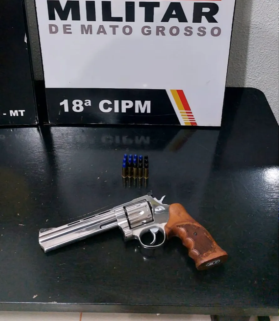 Homem é preso por porte ilegal de arma de fogo em São José do Rio Claro