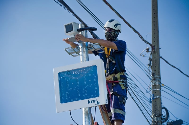 Prefeitura de Lucas do Rio Verde instala novas lombadas eletrônicas com recursos de Inteligência Artificial
