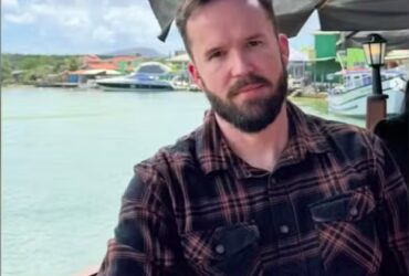 Robson Maldonado Malinoski, de 37 anos, foi encontrado com ferimentos no tórax dentro de um apartamento; Polícia Civil investiga o caso