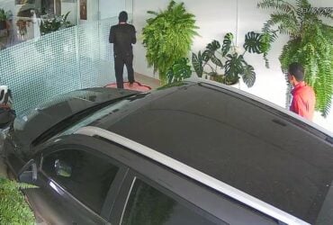 Guarda Municipal foi acionada após roubo no bairro Pioneiro; Fiat Uno levado pelos suspeitos foi localizado abandonado próximo à BR-163