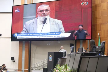 Sessão especial presta homenagem a fiéis em Mato Grosso