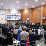 Sessão da ALMT entrega comendas a destaques de Mato Grosso