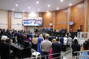 Sessão da ALMT entrega comendas a destaques de Mato Grosso