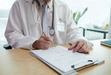 Trabalhador que ameaçou médico da empresa tem dispensa por justa causa mantida