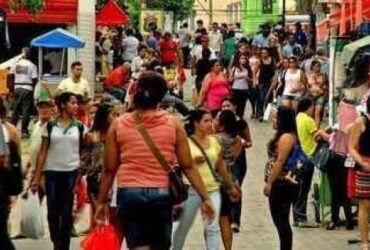 Dezembro tem horários estendidos nas lojas de Cuiabá e Várzea Grande até o fim do mês