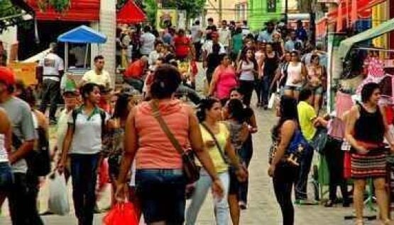 Dezembro tem horários estendidos nas lojas de Cuiabá e Várzea Grande até o fim do mês