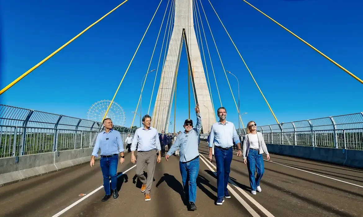 Lula inaugura ponte da integração em Foz do Iguaçu e defende cooperação entre países