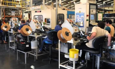 Indústria mostra leve reação com avanço de 0,1% em outubro