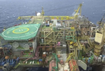 Mesmo após vazamento sanado, plataforma da petrobras segue sem produção