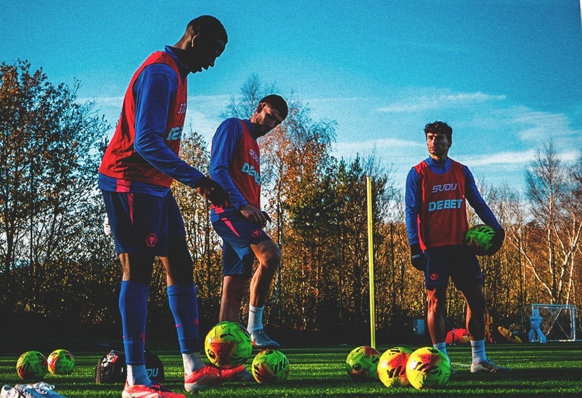 Arsenal x Wolverhampton: onde assistir, escalações e clima eletrizante no Emirates. Imagem: Divulgação Wolverhampton Arsenal x Wolverhampton: onde assistir, escalações e clima eletrizante no Emirates. Imagem: Divulgação Wolverhampton