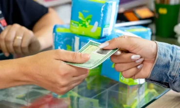 Absorventes gratuitos no SUS são comunicados a milhões de beneficiárias