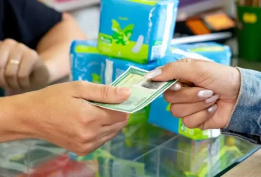 Absorventes gratuitos no SUS são comunicados a milhões de beneficiárias