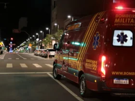 Colisão entre carro e moto deixa duas feridas em rotatória de Sinop