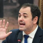 Cassação provoca retirada à força de Glauber Braga no plenário