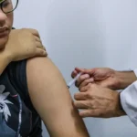 Jovens de 15 a 19 anos ganham novo prazo para vacina contra HPV