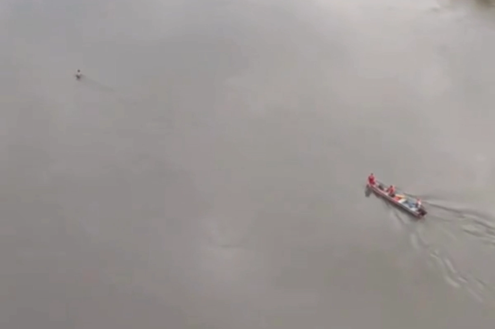 Banhista é resgatado após ficar preso em pedra no Rio Teles Pires