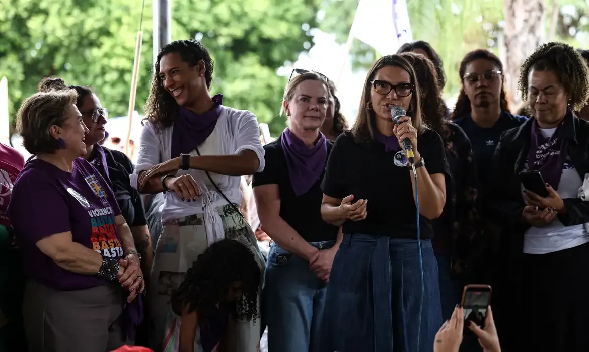 Feminicídio mobiliza ministras e autoridades no Levante de Mulheres em Brasília