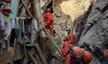Desabamento em casarão no Rio deixa 17 pessoas resgatadas com vida