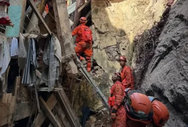 Desabamento em casarão no Rio deixa 17 pessoas resgatadas com vida