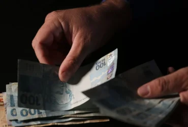 Inflação recua e mercado ajusta previsão para 4,43% no ano