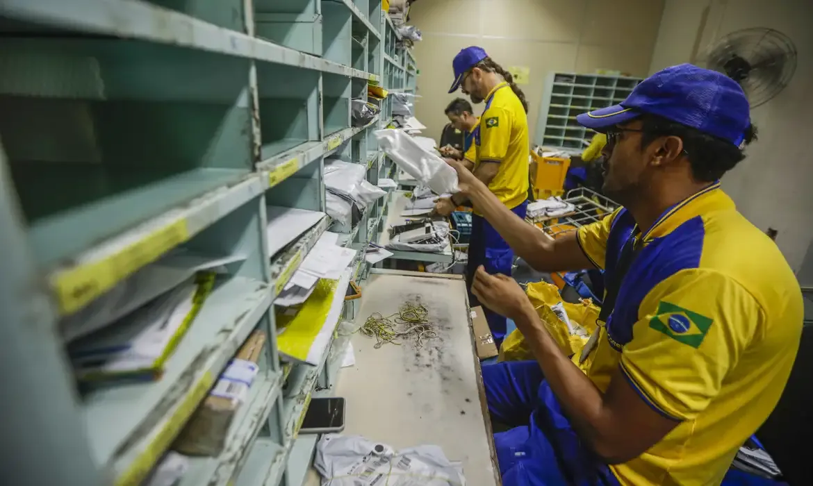 Tst exige 80% do efetivo dos correios durante greve