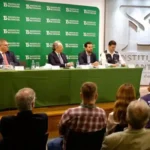 Ministério da Saúde firma contrato para compra de vacina da dengue do Butantan