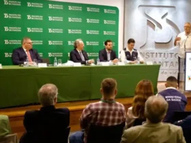 Ministério da Saúde firma contrato para compra de vacina da dengue do Butantan