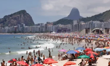Bebidas destiladas são encontradas enterradas em copacabana