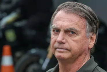 Bolsonaro passa por nova cirurgia para tratar quadro de soluço