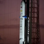 Foguete explode após decolagem na base de alcântara