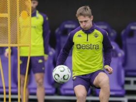 Fiorentina x Udinese ao vivo: onde assistir, escalações e palpite pelo Campeonato Italiano. Imagem: Divulgação Fiorentina
