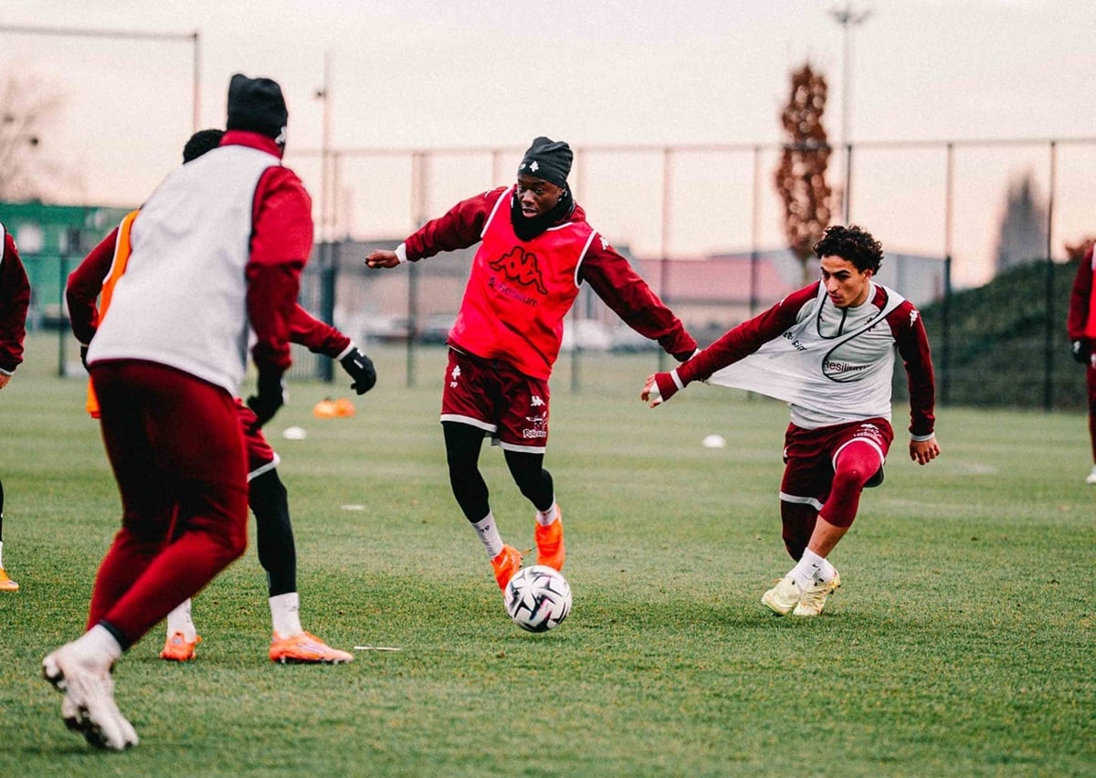 Metz x PSG: confronto decisivo na Ligue 1 agita o sábado e promete fortes emoções. Imagem: Divulgação Metz