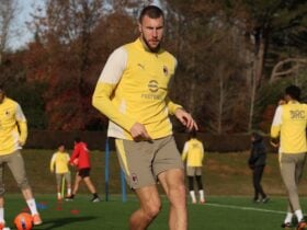 Milan x Sassuolo: Onde assistir, escalações e tudo sobre o duelo pelo Italiano. Imagem: Divulgação Milan