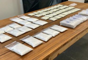 PM detém jovem com drogas durante patrulhamento no Parque do Sol, em Nova Mutum