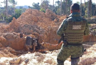 PM Ambiental apreende máquinas por desmate ilegal em Colniza