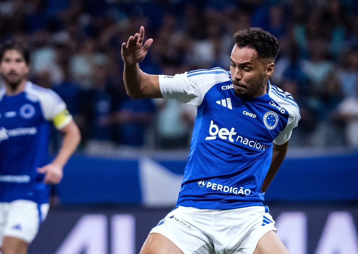 Santos x Cruzeiro: onde assistir, escalações e tudo sobre o duelo que decide o futuro do Peixe no Brasileirão. Imagem: Gustavo Aleixo/Cruzeiro