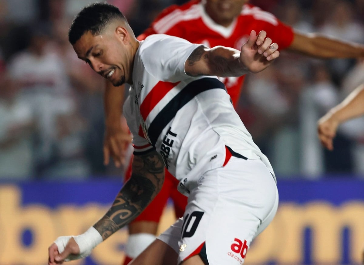Vitória x São Paulo: onde assistir, escalações e tudo sobre o duelo decisivo pela permanência na Série A. Imagem: SPFC