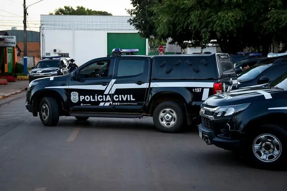 Pai e filho foragidos por tráfico são presos pela polícia civil em VG