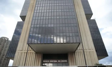 Inflação tem projeção reduzida para 4,02% em 2026, aponta mercado financeiro