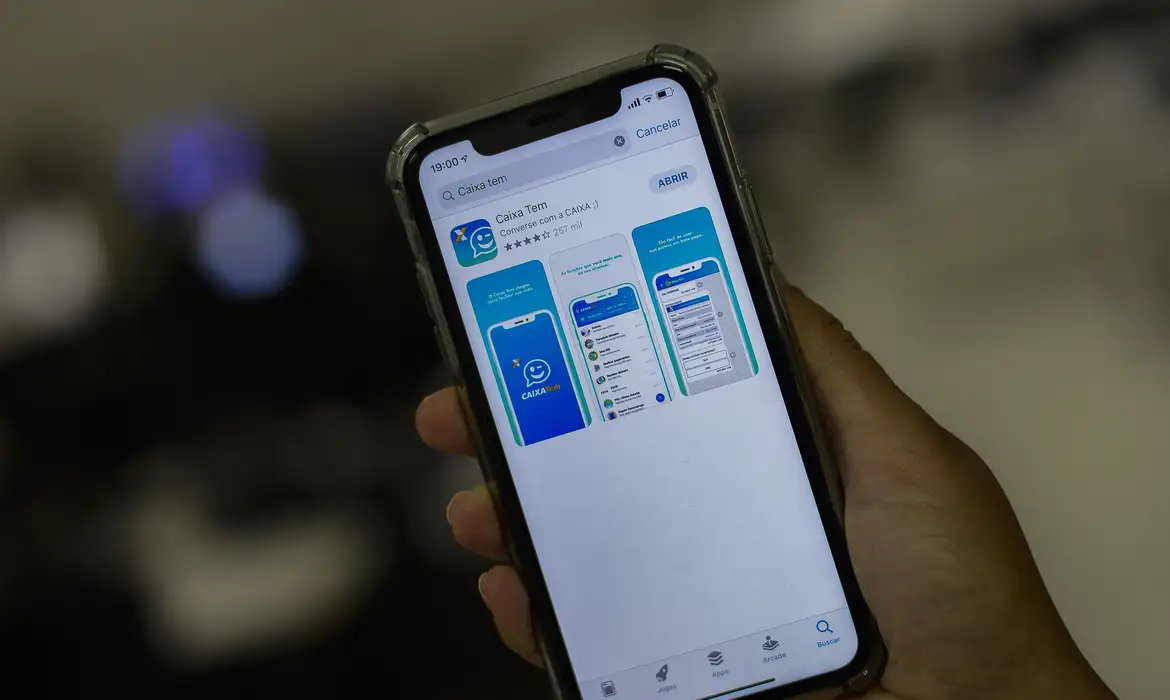 Aplicativo Caixa Tem permite pagamento de compras em lojas físicas