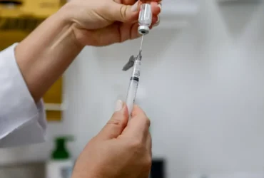 Botucatu inicia vacinação contra dengue com imunizante nacional do Butantan