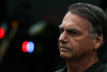 Moraes nega hospitalização de Bolsonaro após queda em cela da PF