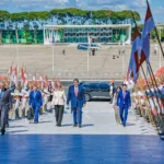 TV dos EUA relata que Maduro e esposa foram detidos dentro do quarto durante operação em Caracas