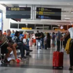Passageiros em aeroportos brasileiros crescem 9,4% em 2025